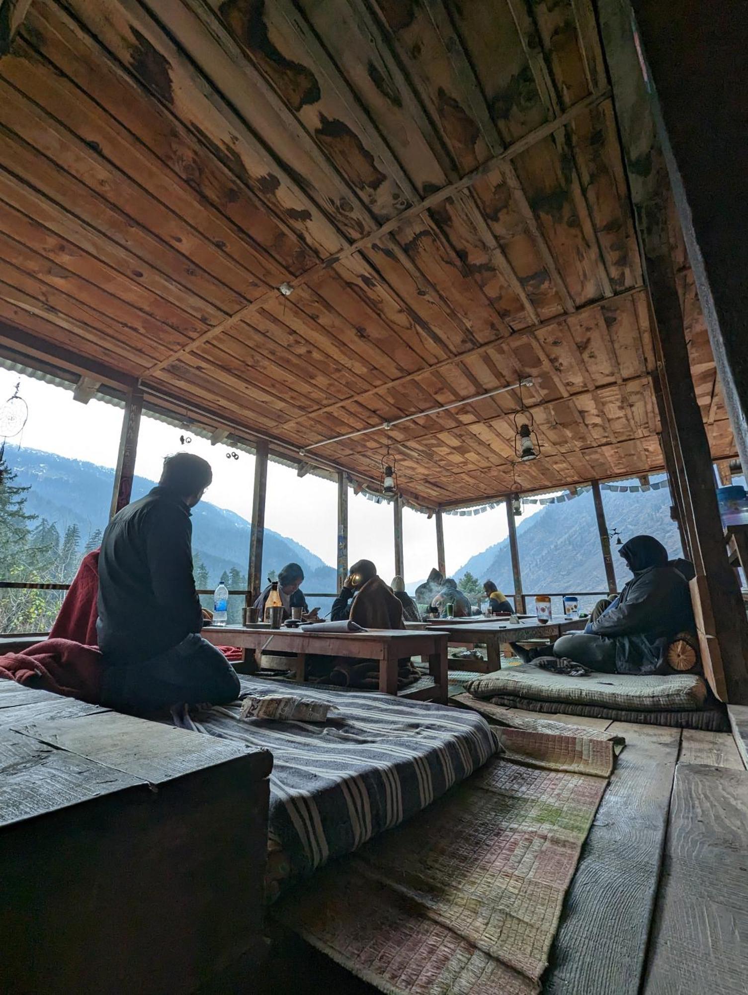 Holy Cow Cafe & Beds Kalgha Exterior foto