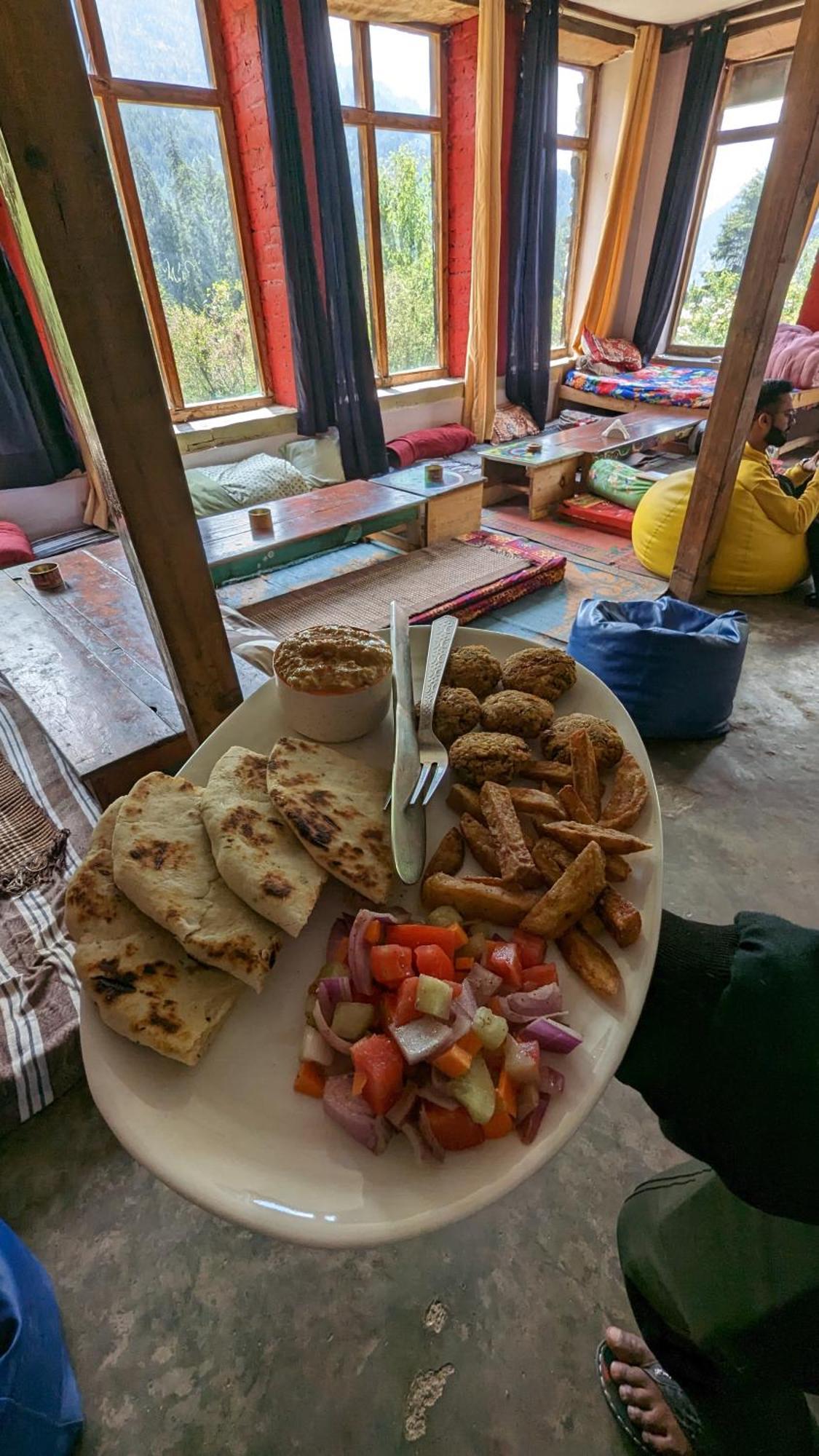 Holy Cow Cafe & Beds Kalgha Exterior foto